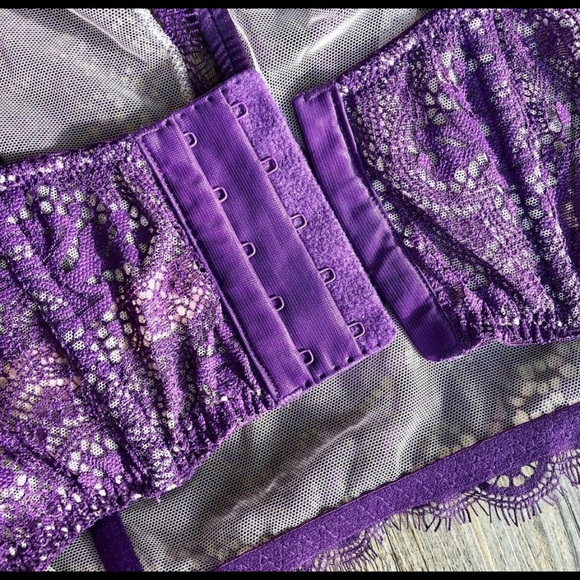 VS Very Sexy High Neck Plunge Cutout Bra - Picture 3 of 3